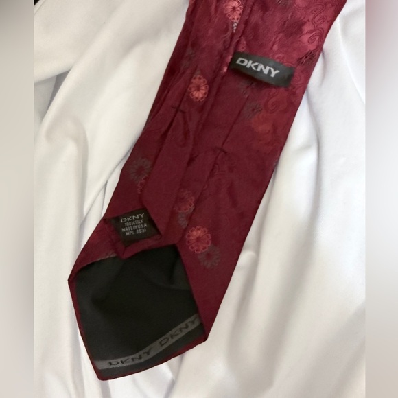 DKNY Burgundy Floral Patterned Silk Tie - Picture 3 of 3
